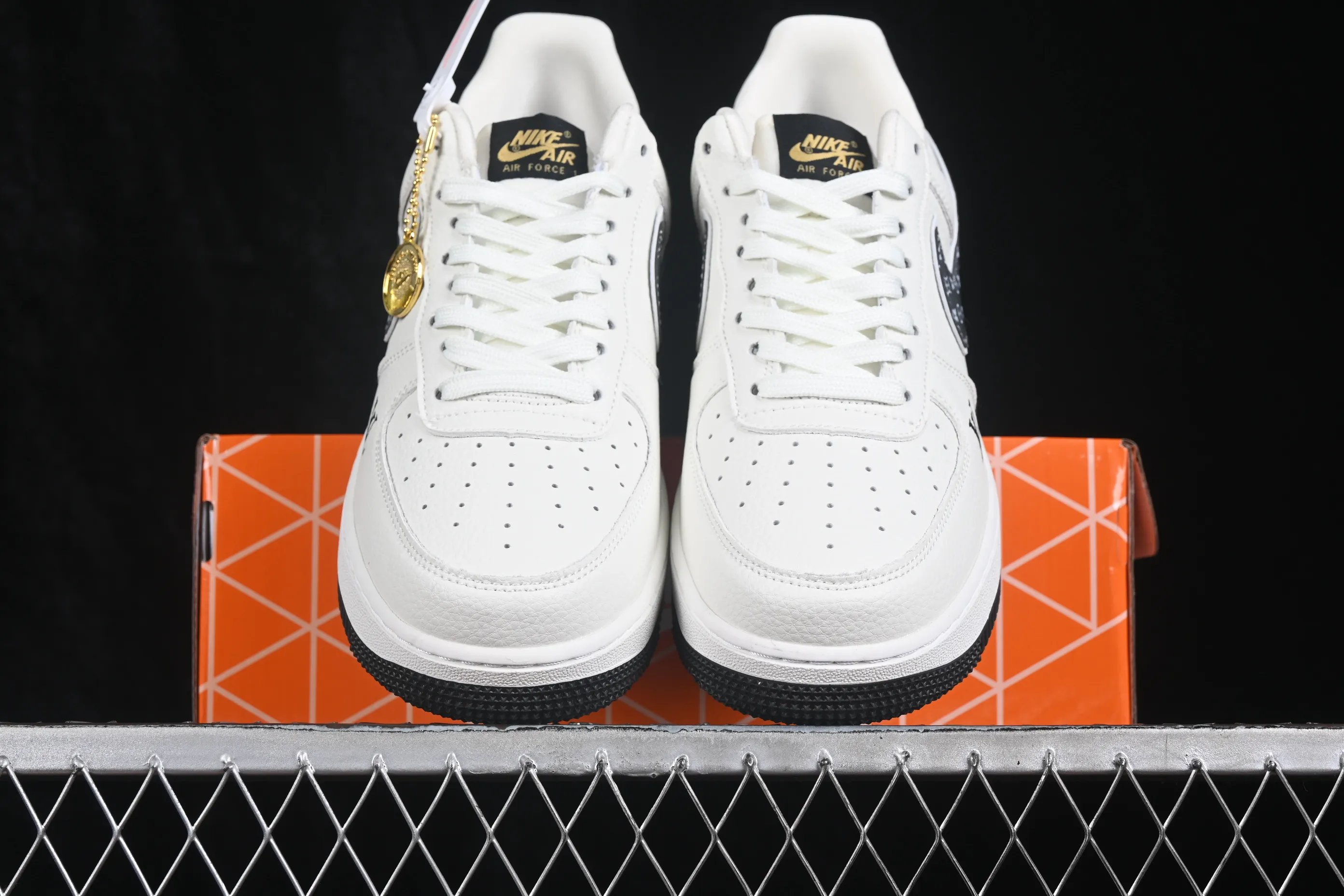 All categories Nk Air Force 1 Air Force series Nk Air Force 1 Low Air Force low-top Nike Air Force 1'07 Low joint model Air Force 1 low-top casual sneakers WY0655-104
